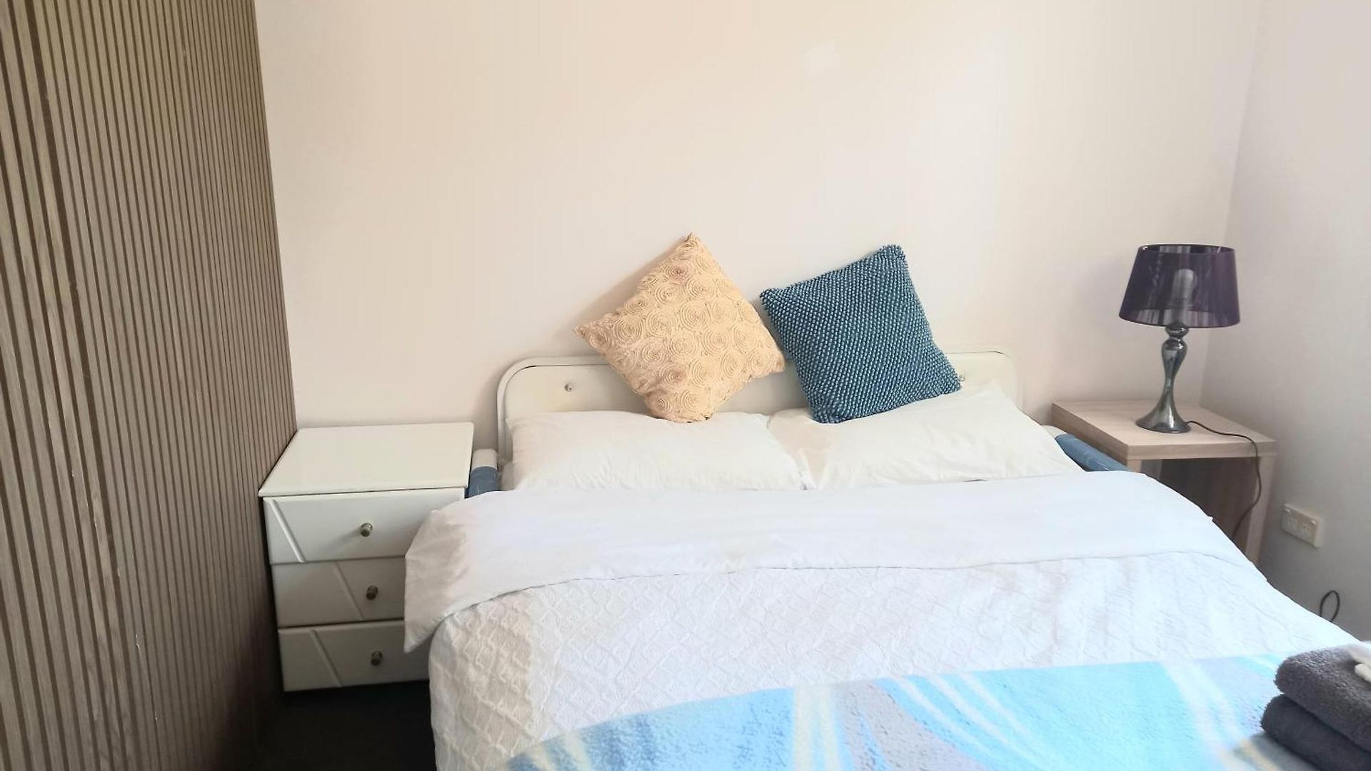 Air Conditioned Floral Youth Backpacker And House