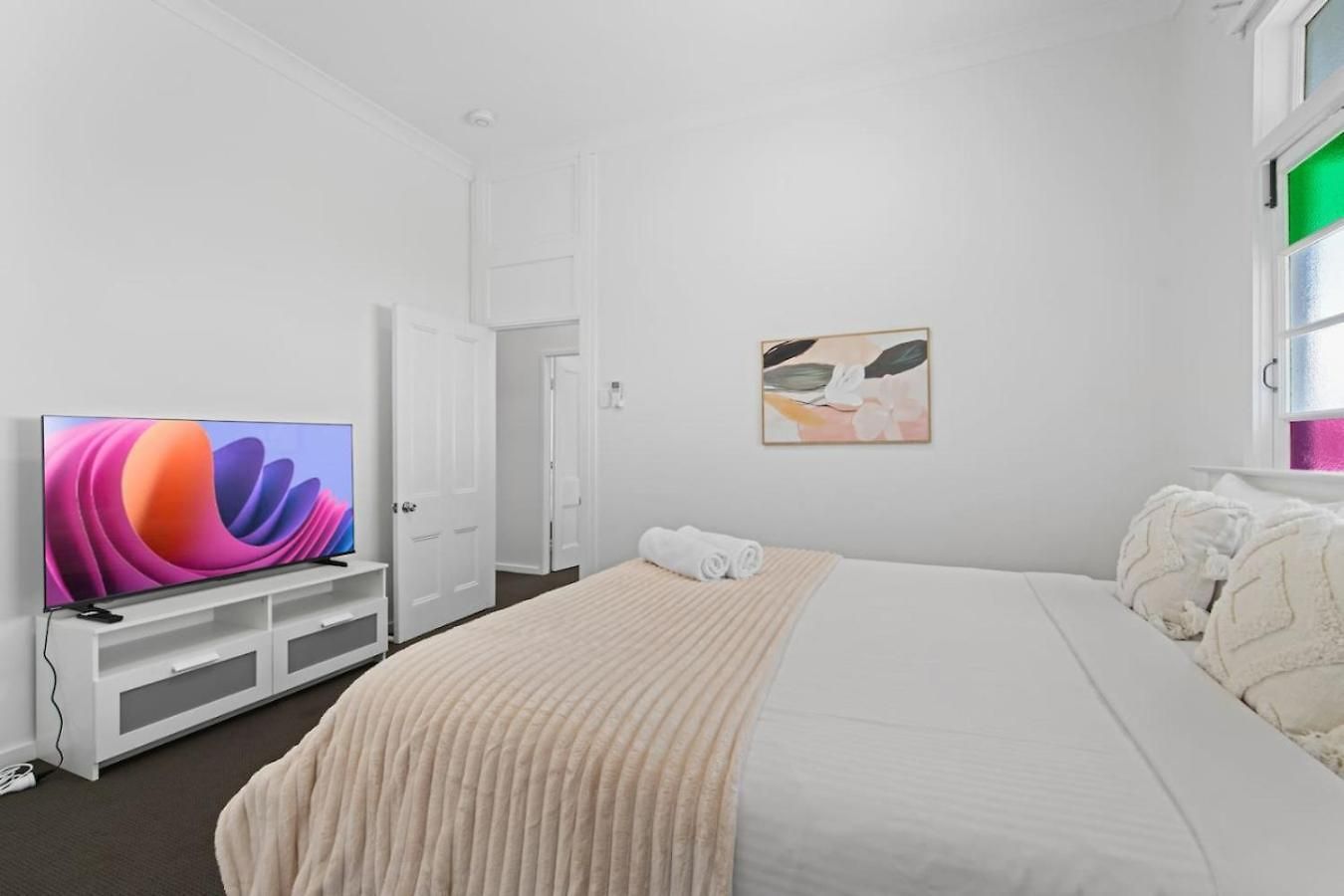 Spacious Dual Retreat Balcony Near Rbwh And Cbd Holiday home *