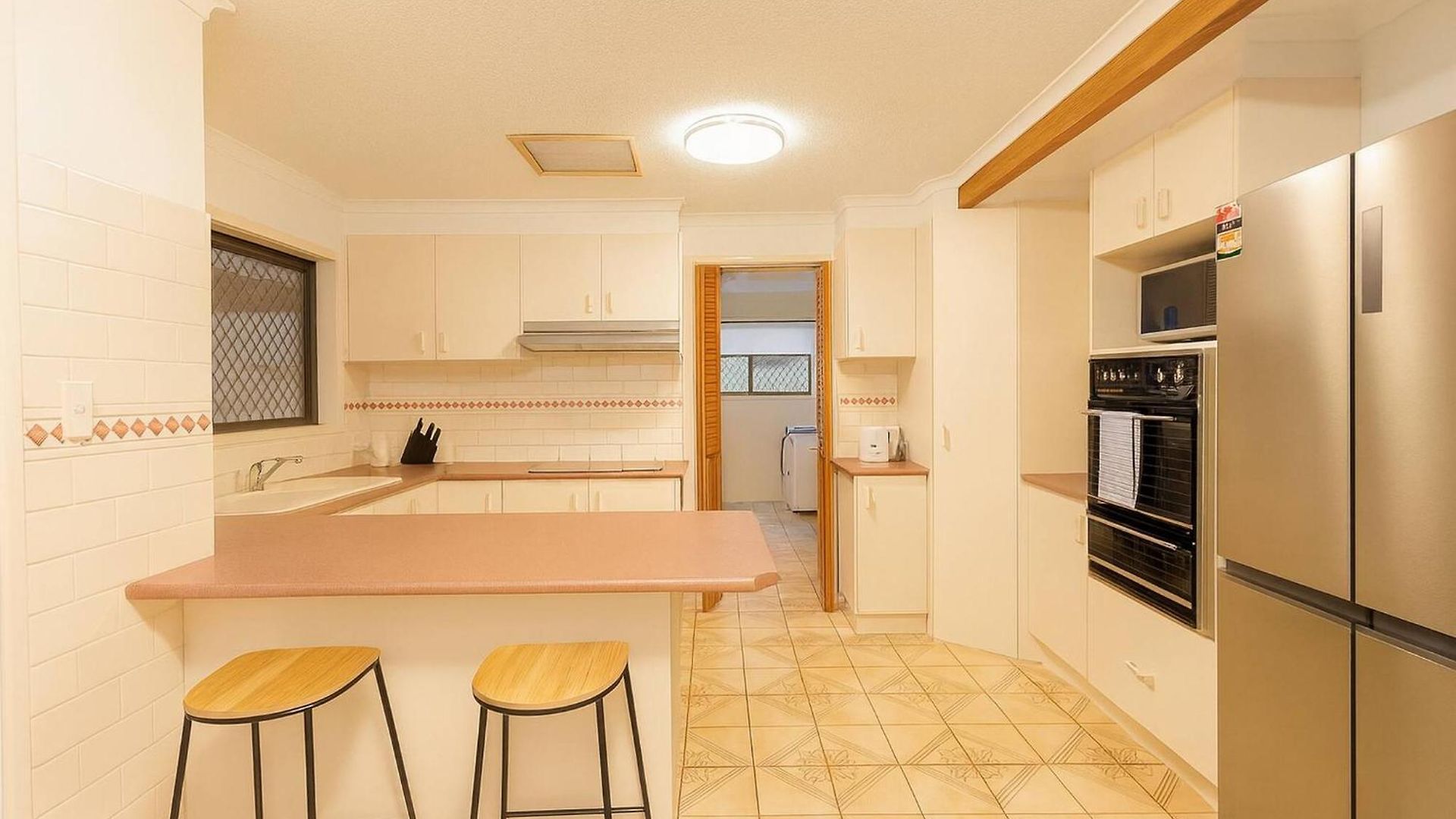 Vintage Soul - Spacious 5br Family Retreat In Macgregor Brisbane