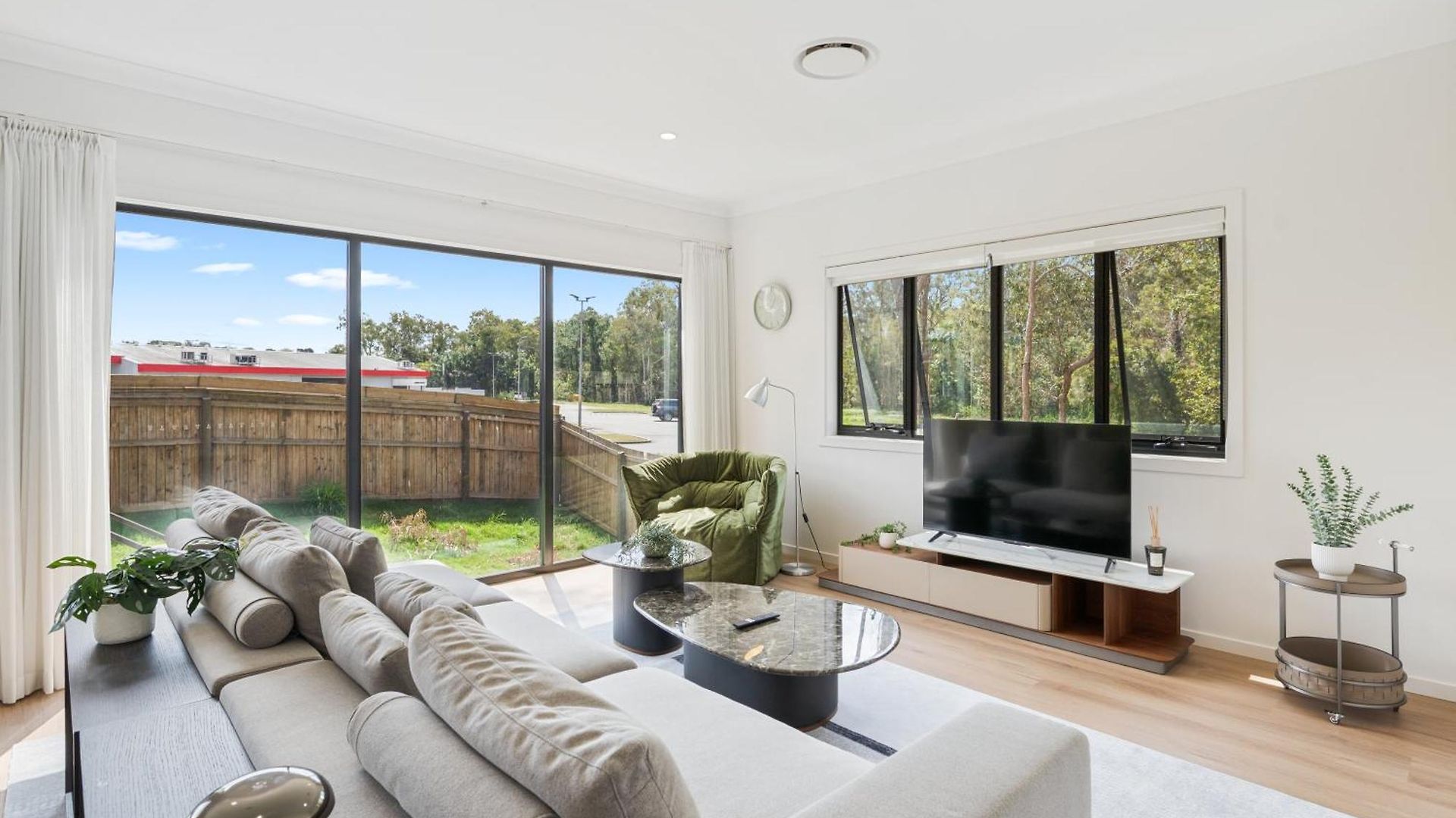 Cassa Aura Place - Modern 4br Homes