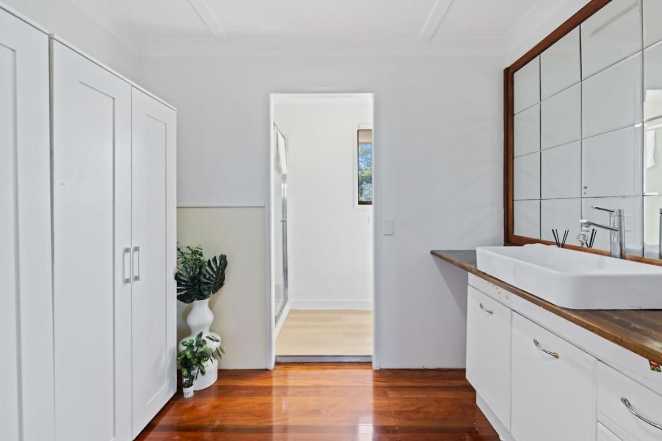Sunny 4br With Pool In Prime Location Holiday home