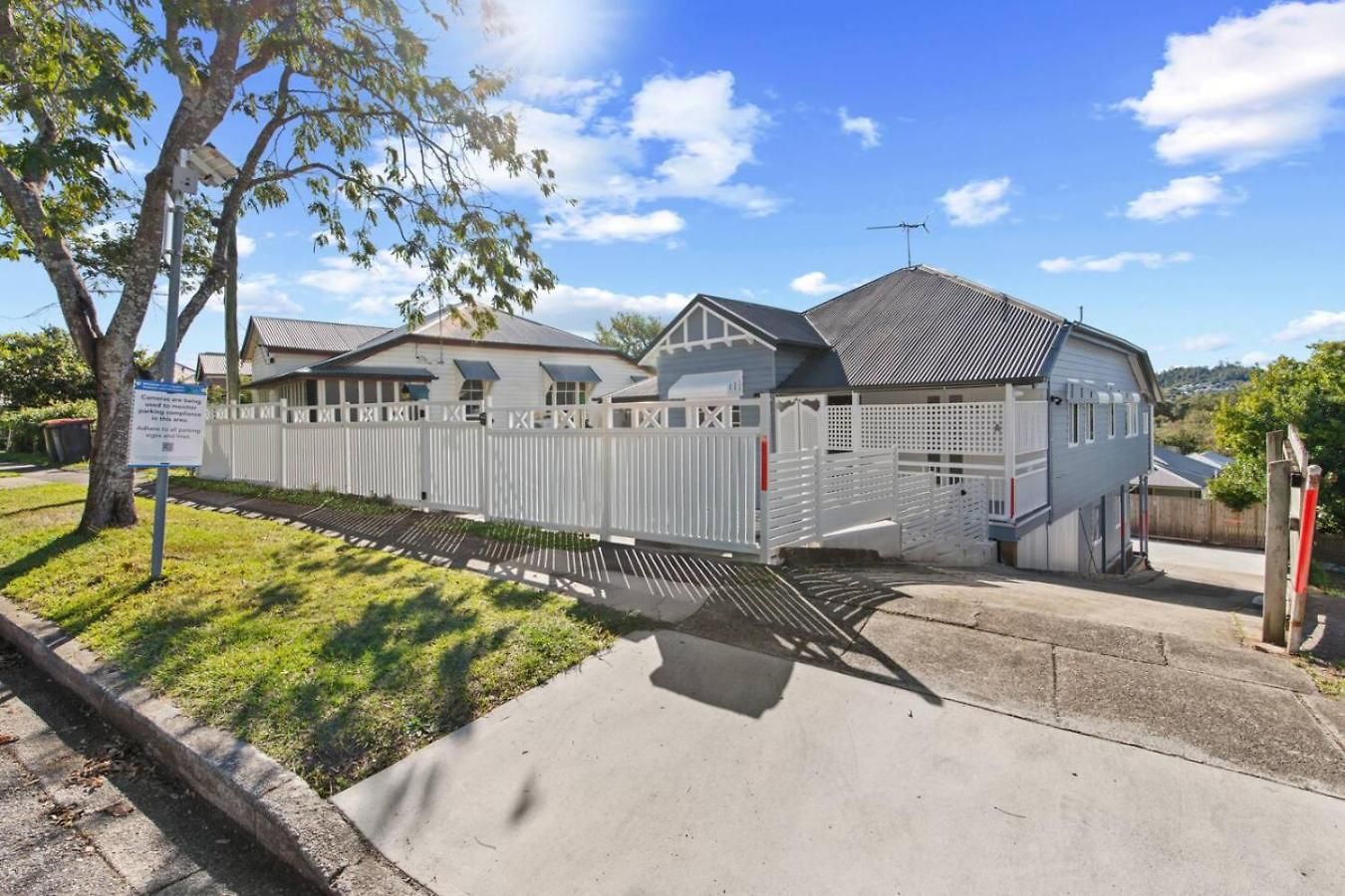 Holiday home Spacious Dual Retreat Balcony Near Rbwh And Cbd Brisbane