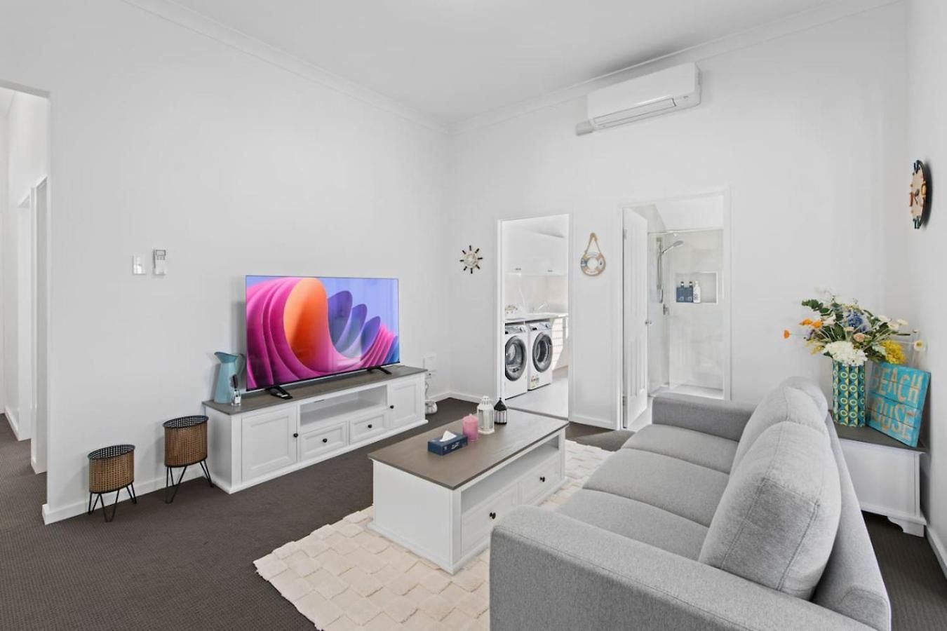 Spacious Dual Retreat Balcony Near Rbwh And Cbd Holiday home *