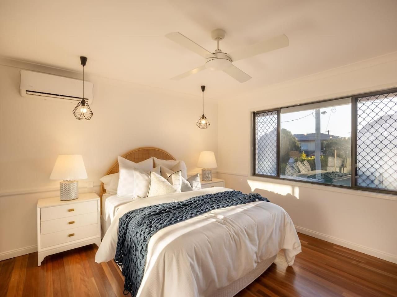 Tropical Tranquility Spacious Family Leafy Oasis Holiday home *