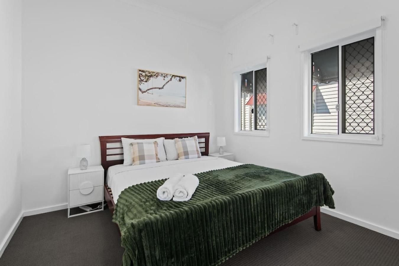 Holiday home Spacious Dual Retreat Balcony Near Rbwh And Cbd *