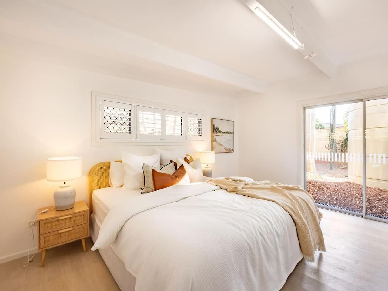 Tropical Tranquility Spacious Family Leafy Oasis Holiday home *