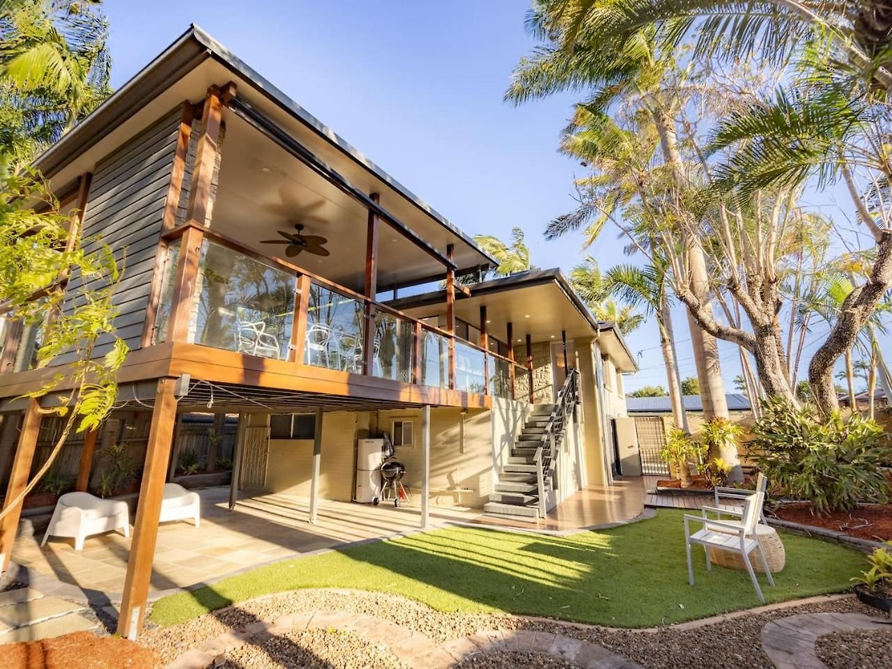 Tropical Tranquility Spacious Family Leafy Oasis Holiday home Brisbane