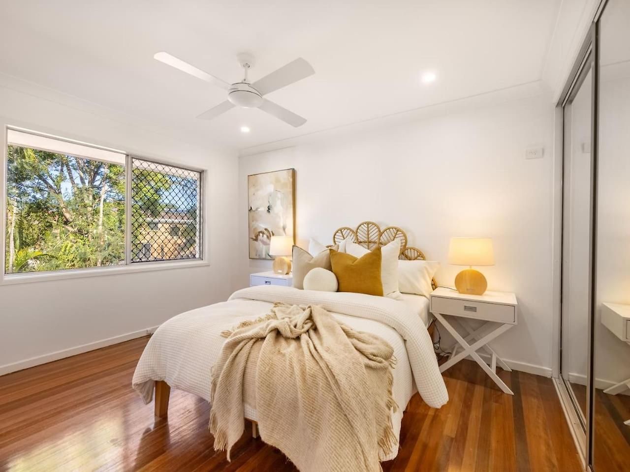 Tropical Tranquility Spacious Family Leafy Oasis Holiday home *