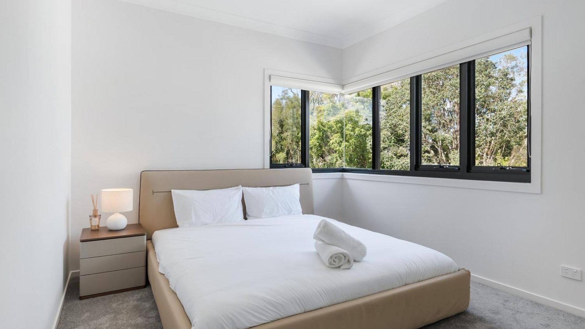 Cassa Aura Place - Modern 4br Homes
