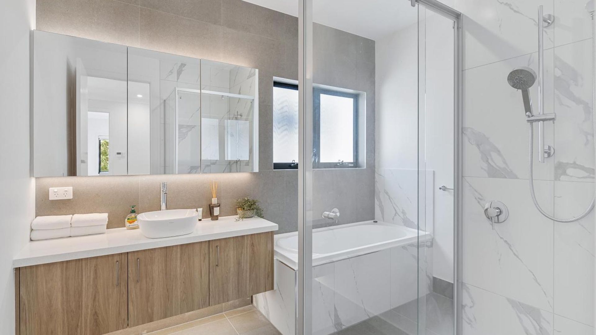 Cassa Aura Place - Modern 4br Homes * Brisbane