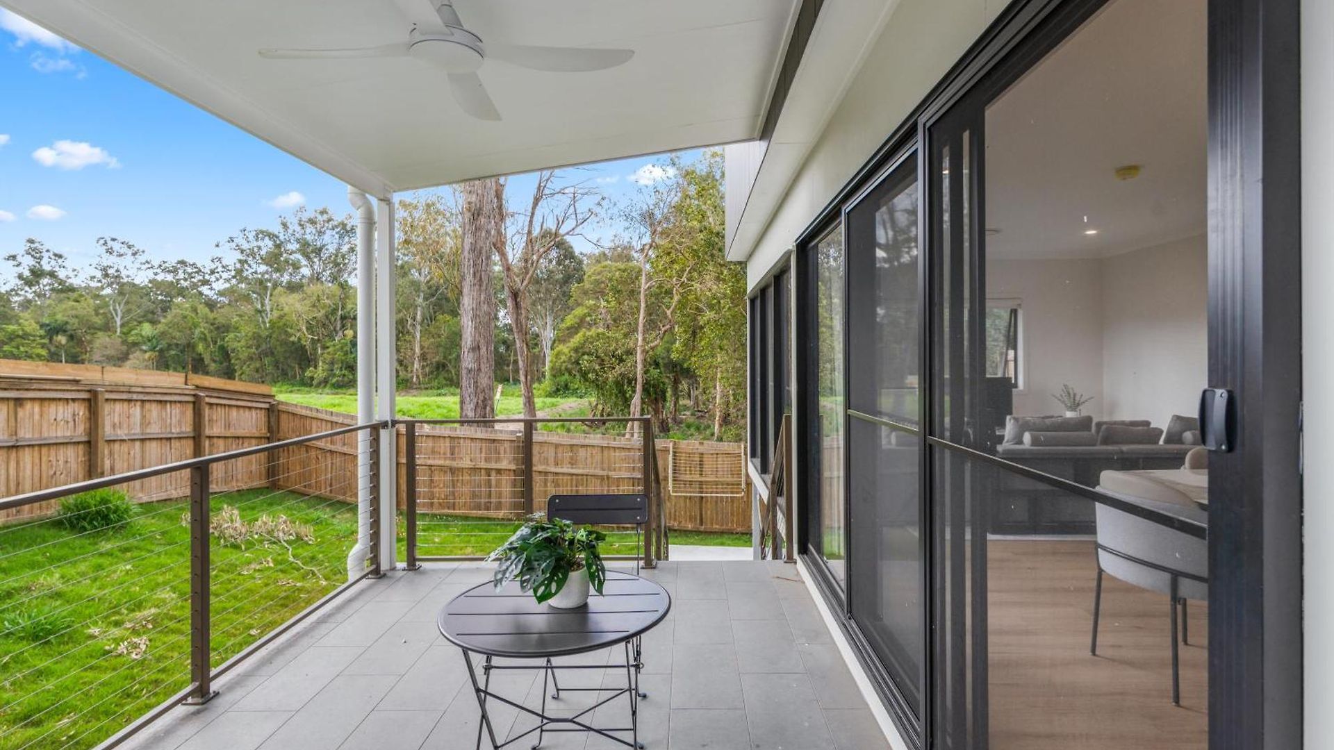 Cassa Aura Place - Modern 4br Homes Holiday home