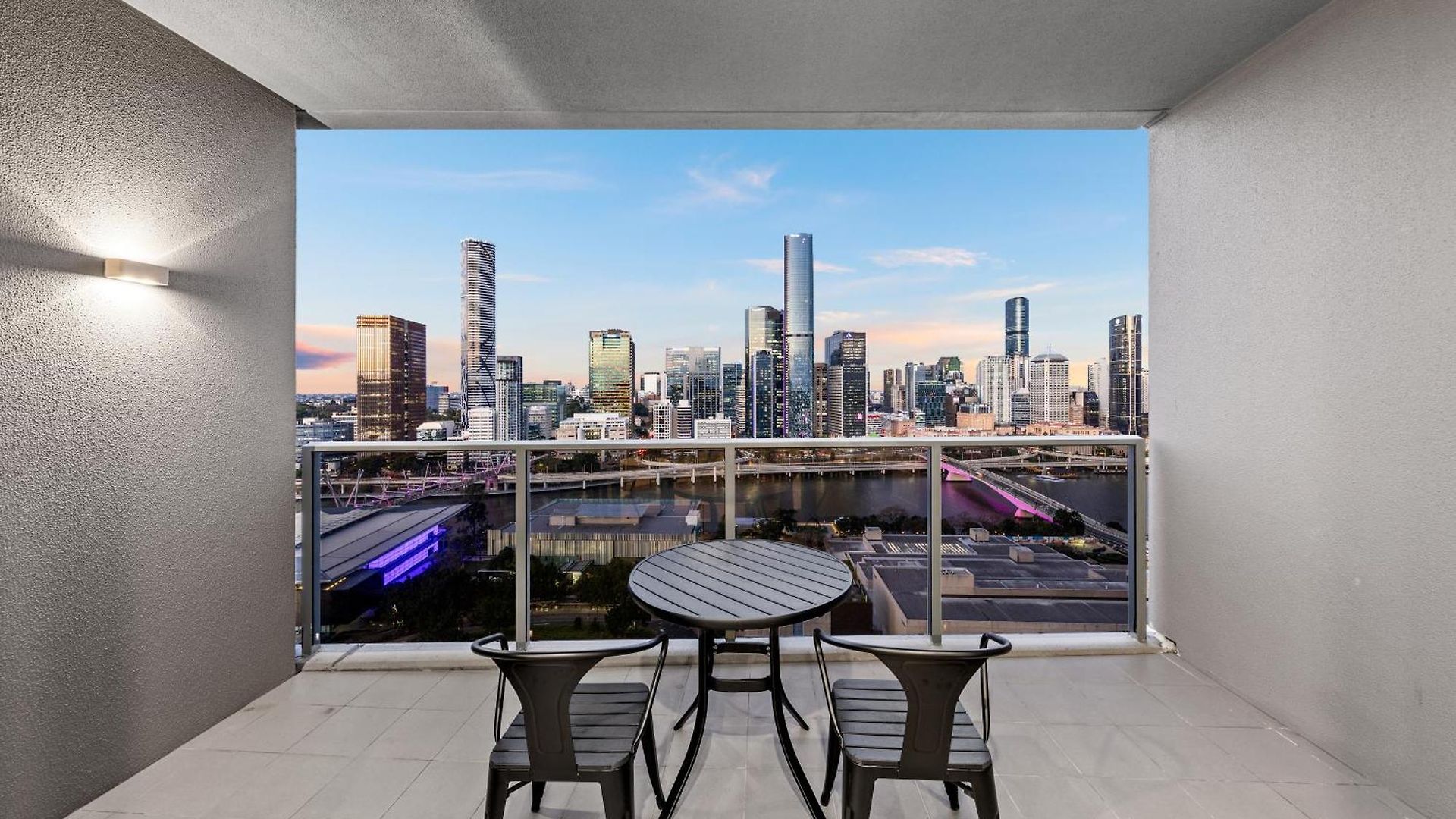 Breeze At Lucid 1br Getaway Apartment *