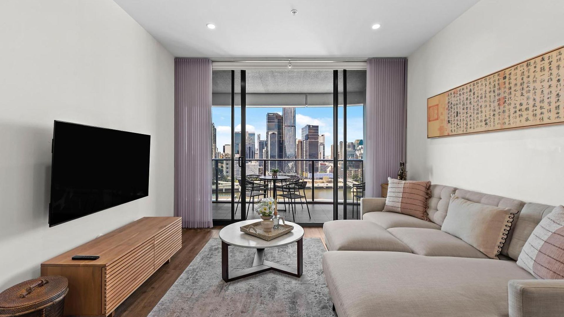 Stunning & River Views With Parking & Pool * Brisbane