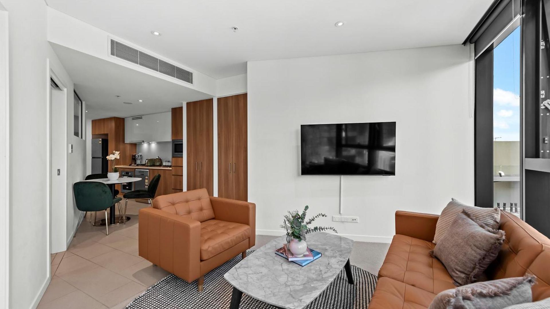 Stunning 2br - Tallest Building In Cbd Pool, Gym