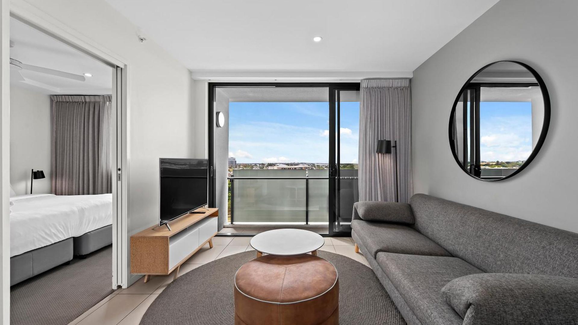 Riverside 1br With King Bed And Pool! Apartment