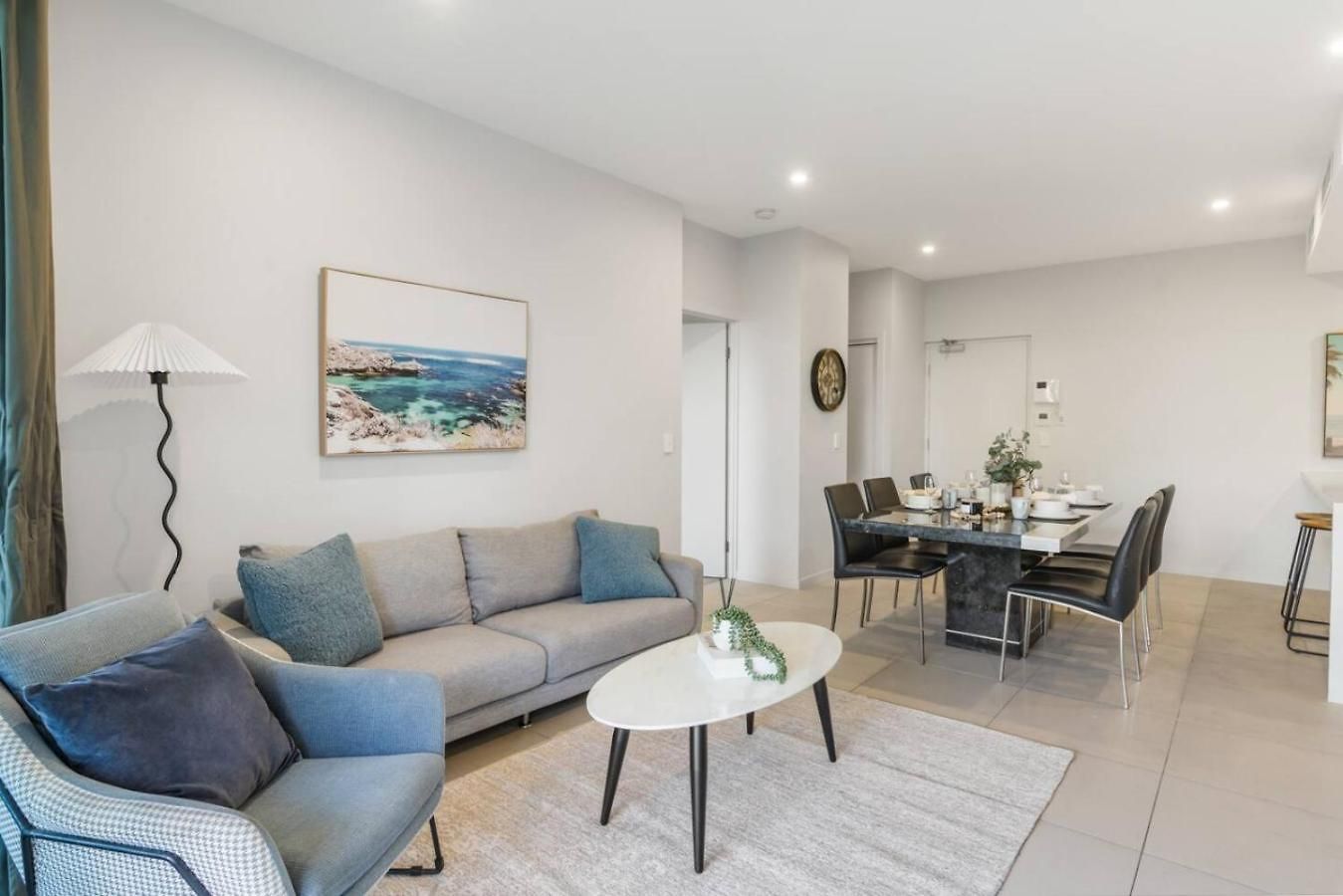 Stylish Escape 2 Ensuites Balcony Near Shops Apartment Brisbane