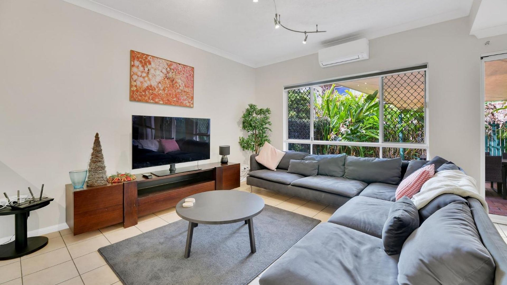 Tranquil 3-bed Unit With Lush Garden Views *
