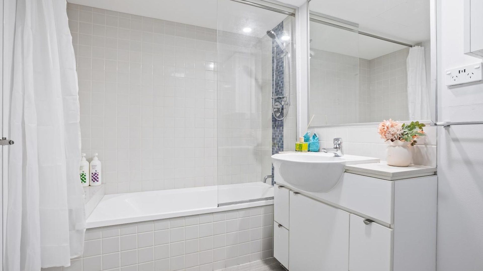 Heart Comfort Spacious 2br 2ba Apartment Brisbane