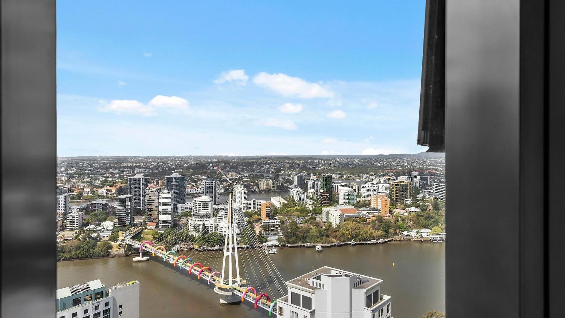 Sky - Cbd 2br With Stunning Views, Pool And Gym Apartment Brisbane