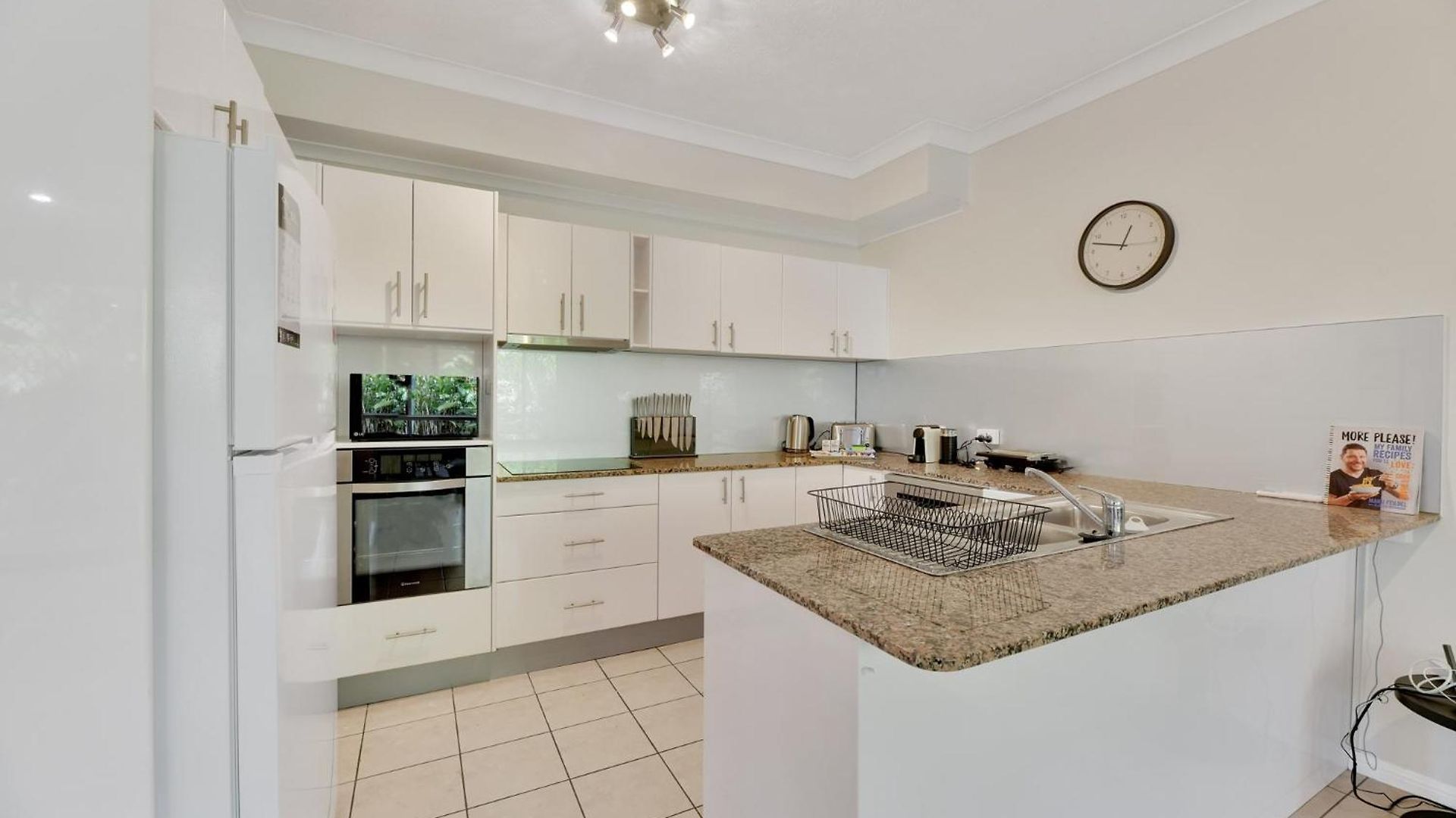 Apartment Tranquil 3-bed Unit With Lush Garden Views Brisbane