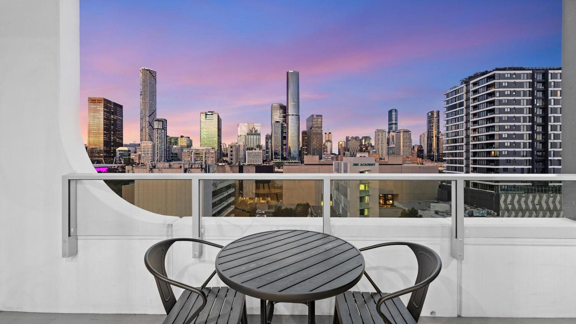 Apartment The Arthouse Nest Serene 1br Living