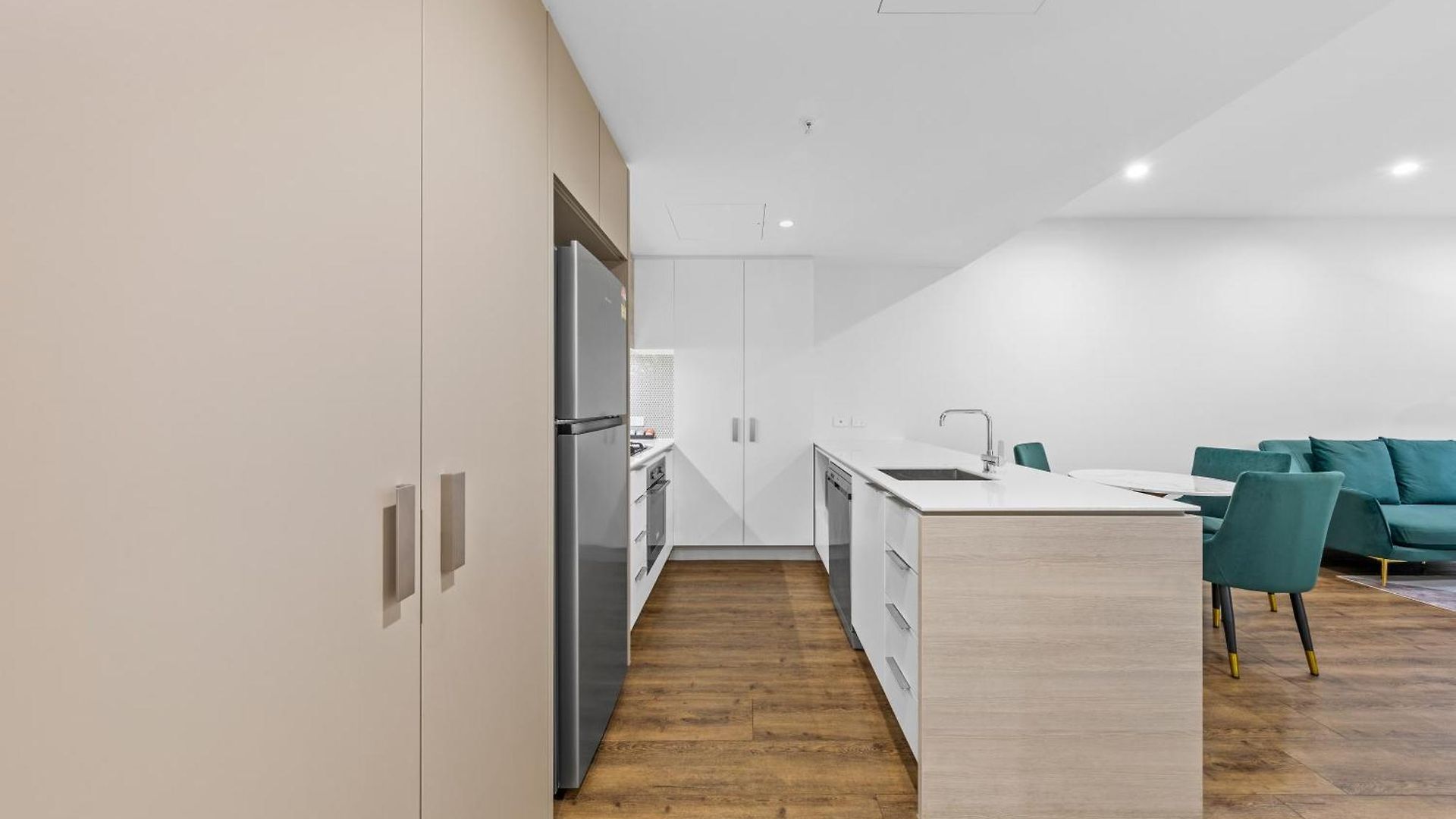 Apartment Breeze At Lucid 1br Getaway Brisbane