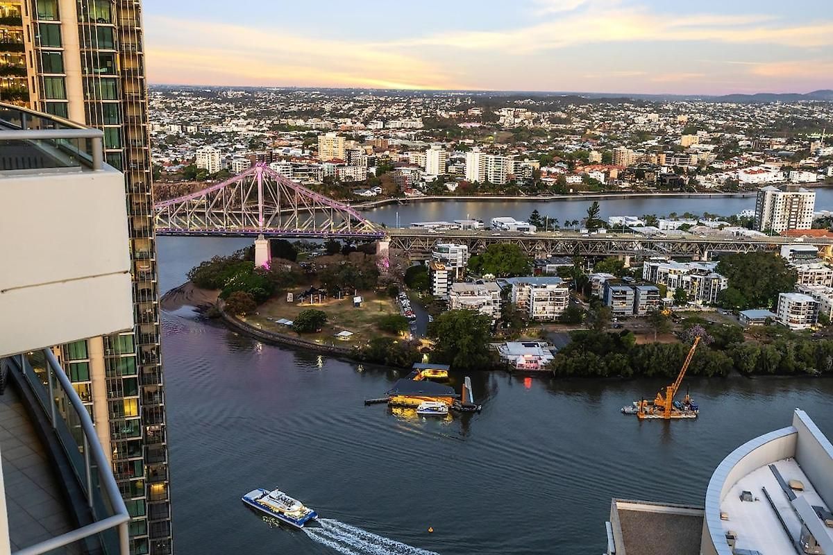 Apartment Amazing 2bed-2bath-1car-balcony-views - Cbd