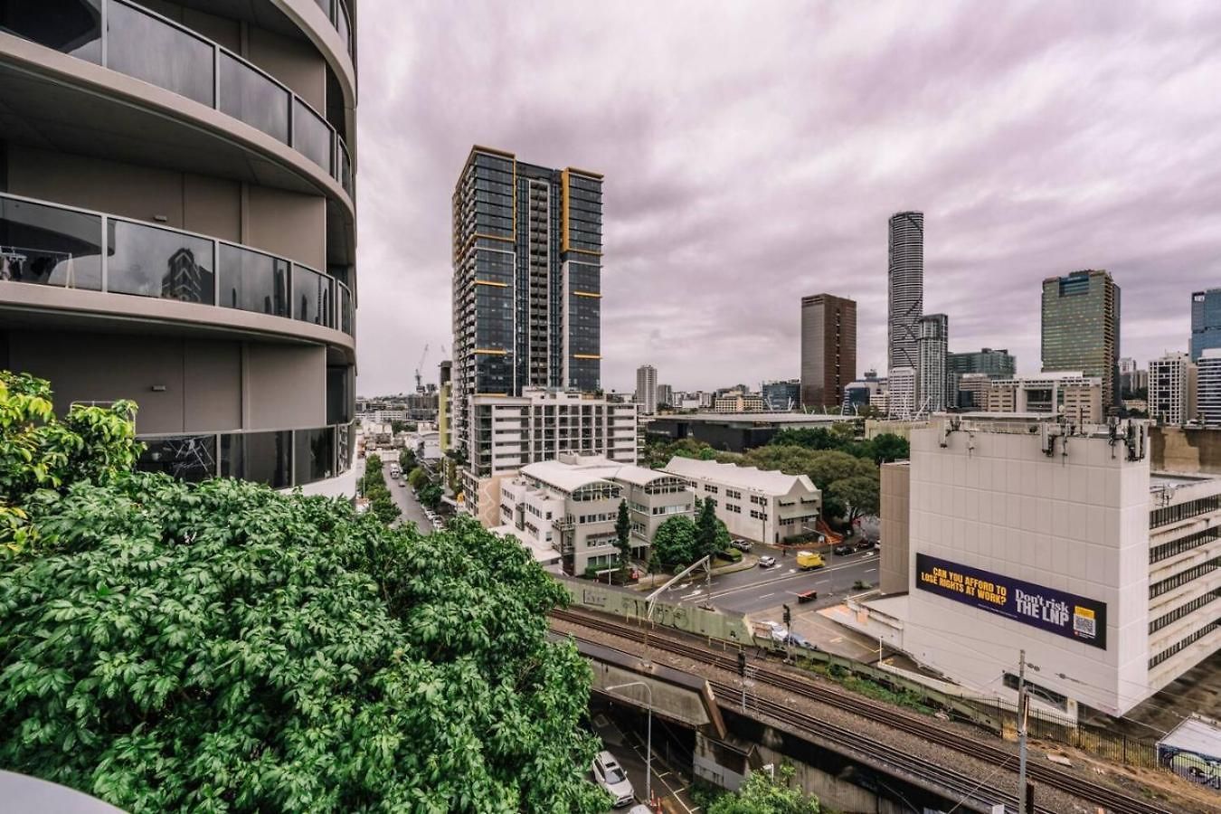 Soft Glow Serene Lucid 2br Apartment Brisbane
