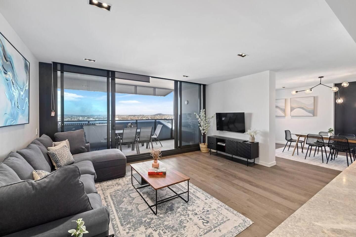 Luxe Sub-penthouse With Rooftop Pool And 2 Car Parks