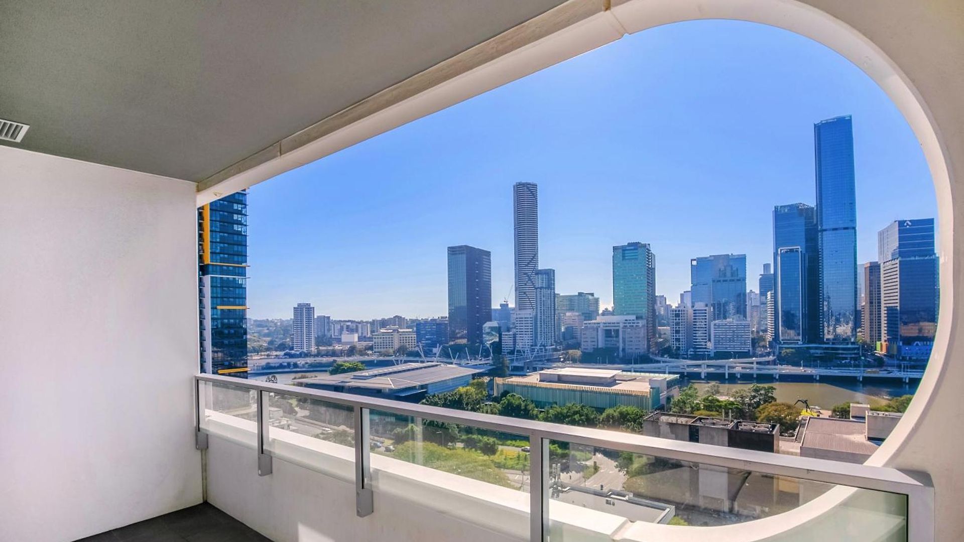 Stunning 1br With Views And Fantastic Location! Brisbane