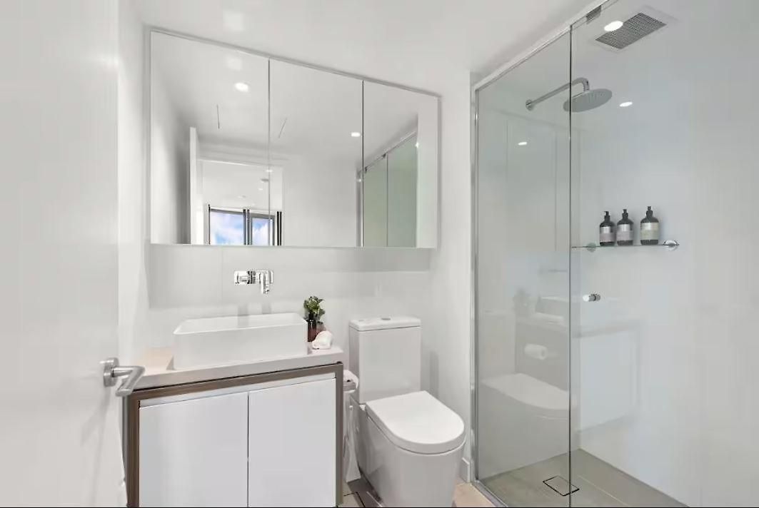 Luxury W Rooftop Pool Apartment *