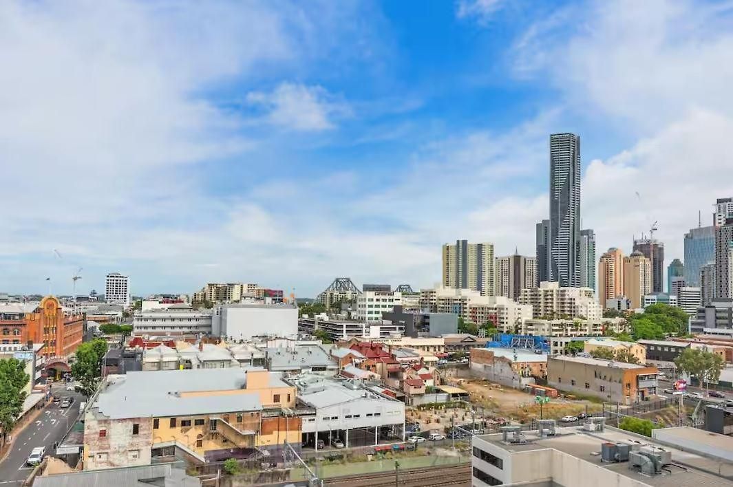Luxury W Rooftop Pool * Brisbane