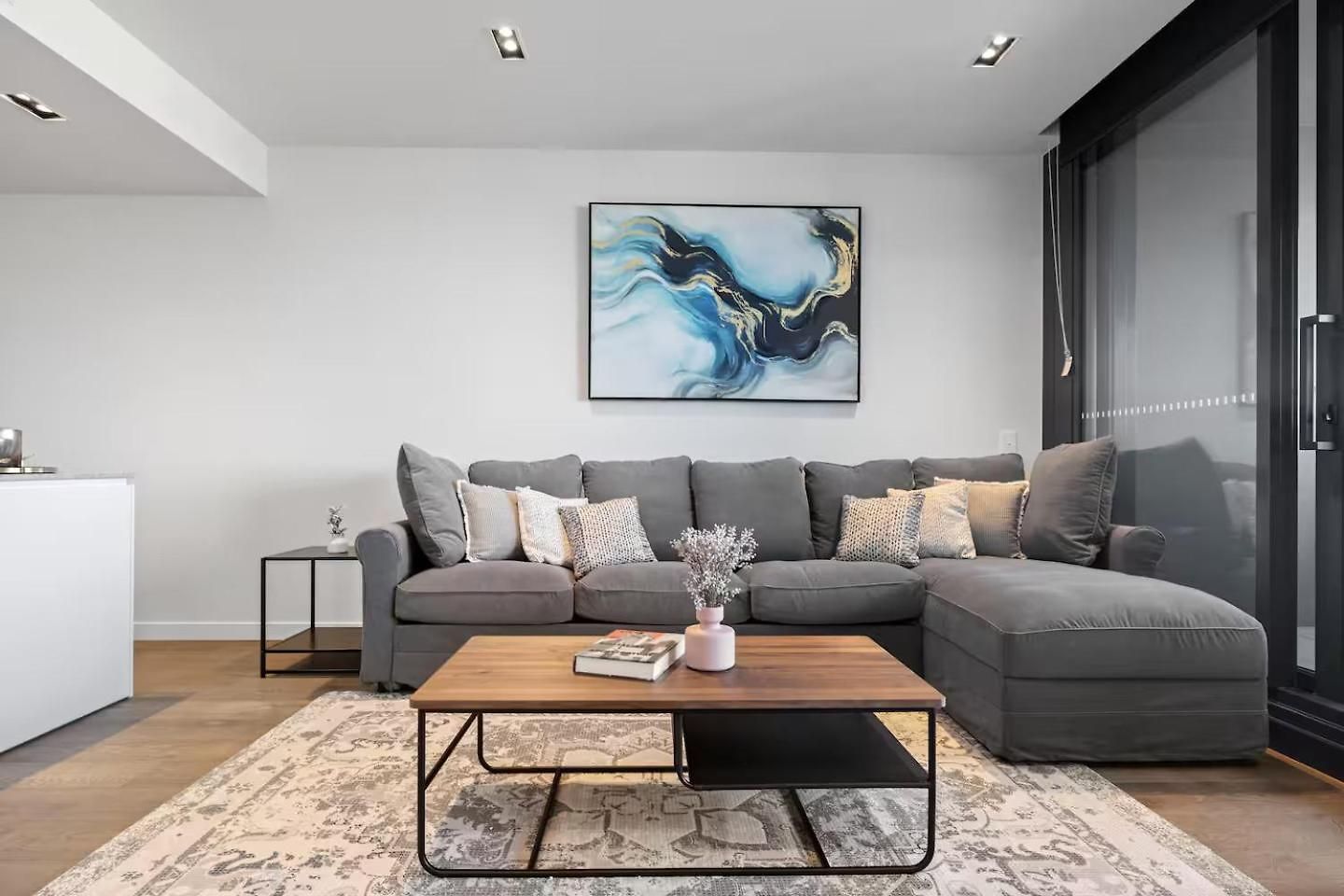 Luxe Sub-penthouse With Rooftop Pool And 2 Car Parks * Brisbane