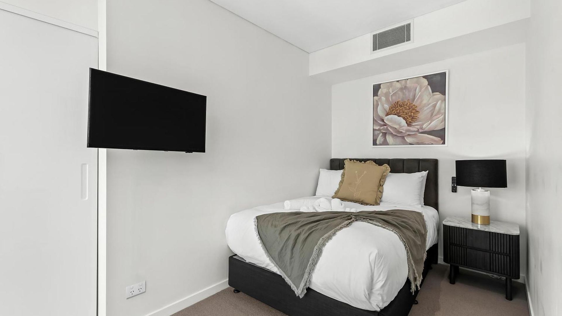 Sky - Cbd 2br With Stunning Views, Pool And Gym Apartment Brisbane