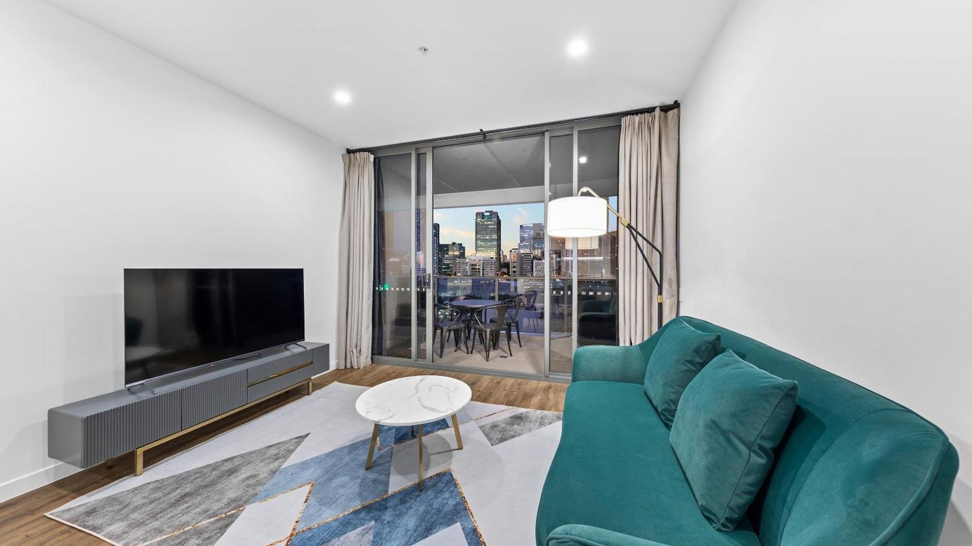 2br Escape At Lucid *