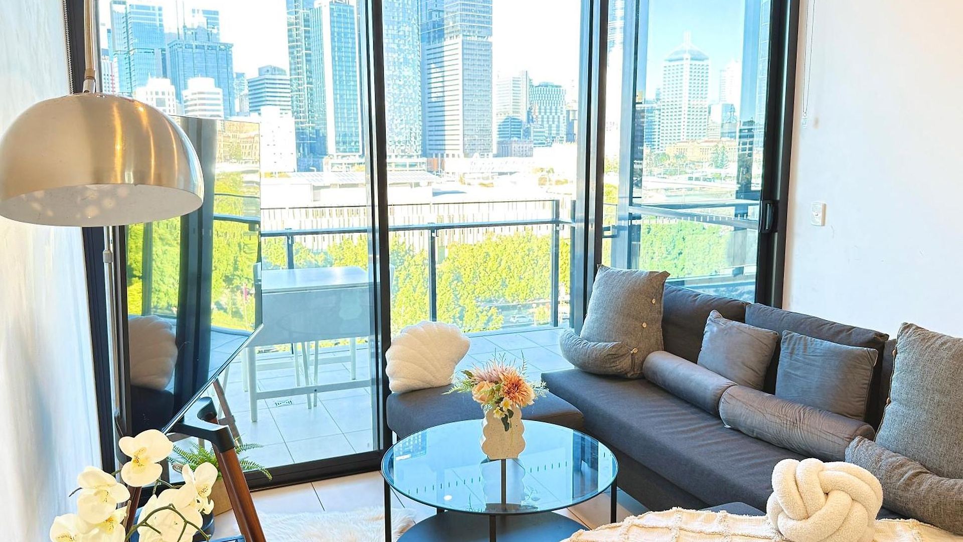 Prime 2br Location Pool Parking Bct 1004 Apartment *