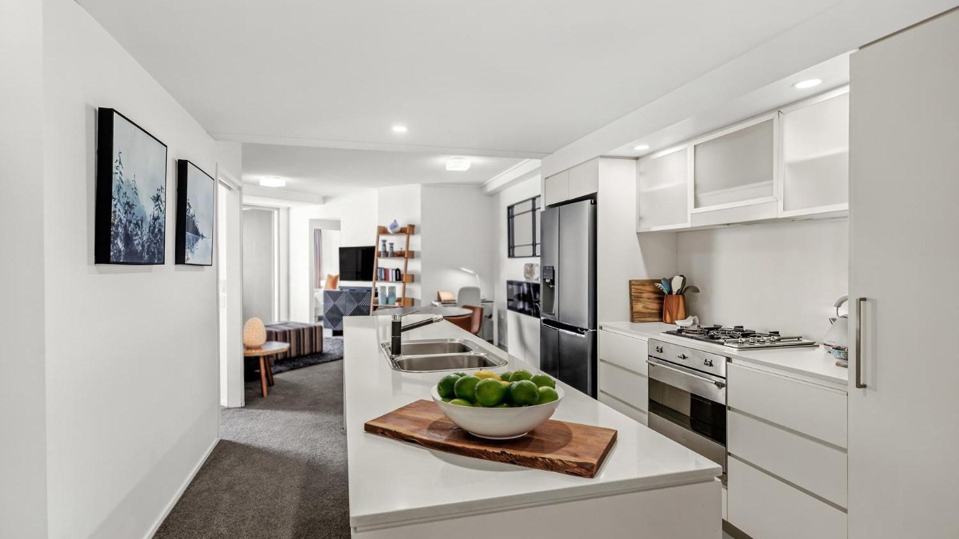 River Views 2 Bed 2 Bath Secure Parking