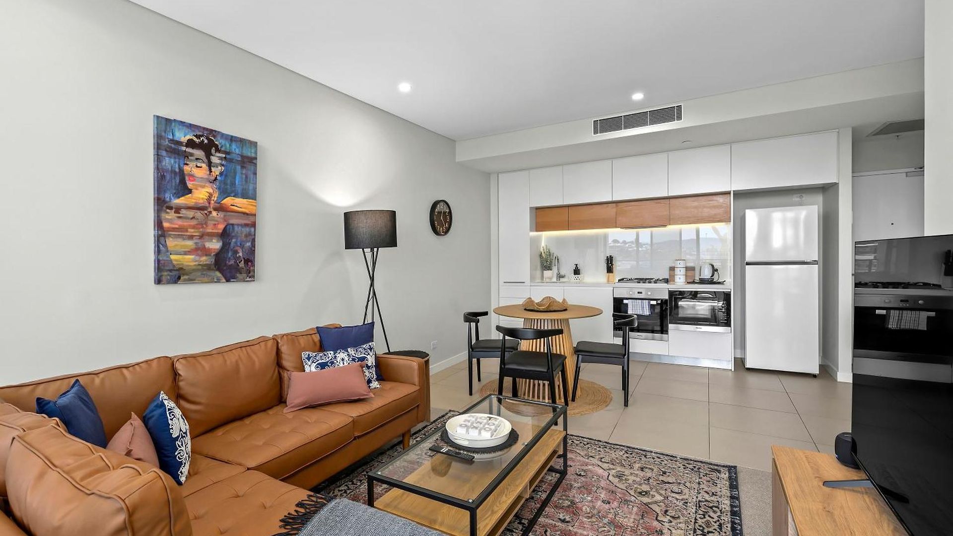 River View 1Br With Amazing Rooftop Pool & Parking *