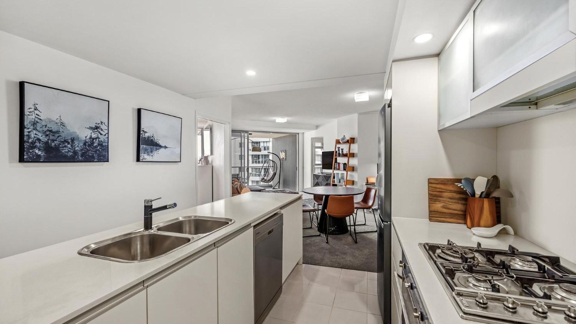 River Views 2 Bed 2 Bath Secure Parking Brisbane
