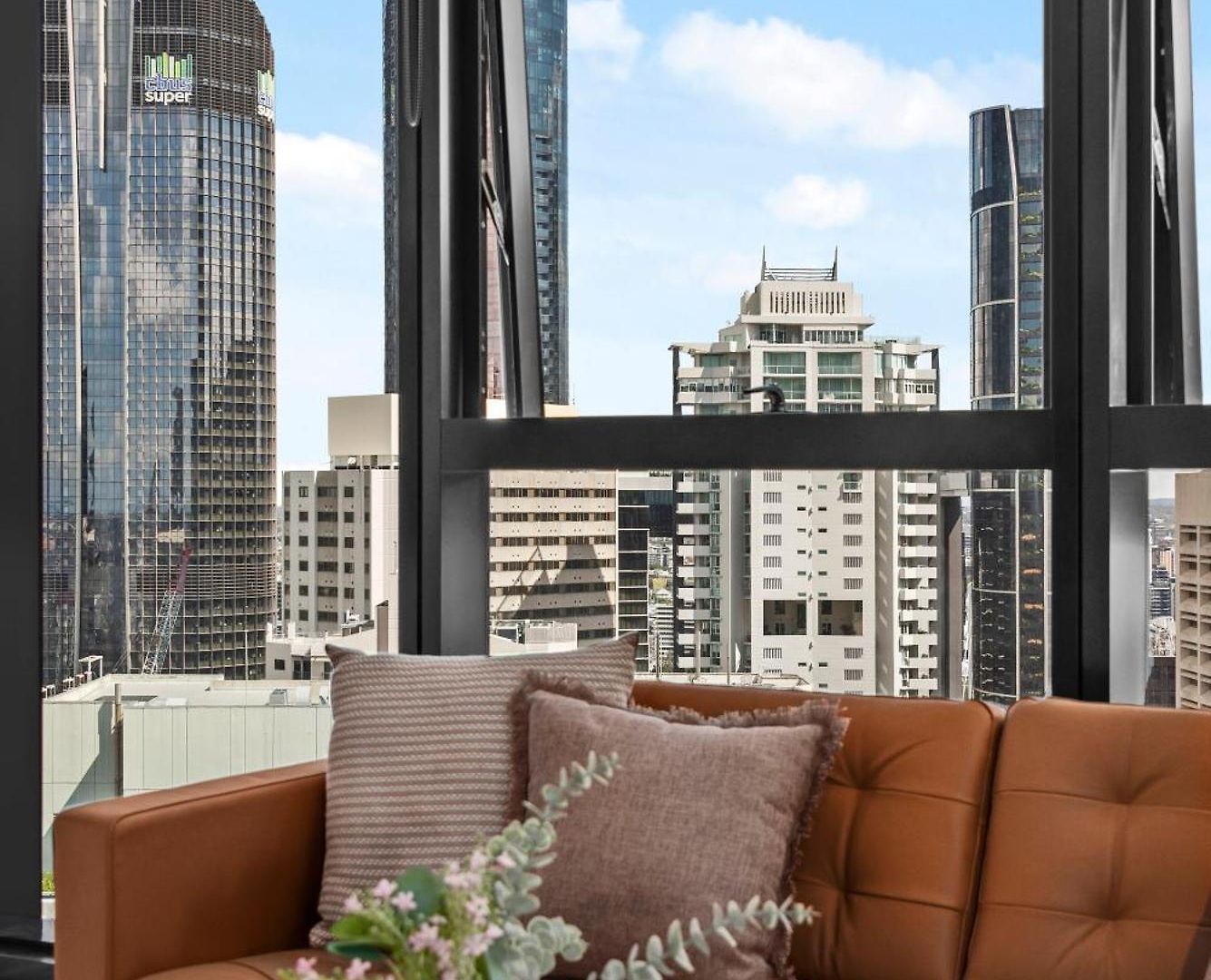 Stunning 2br - Tallest Building In Cbd Pool, Gym *