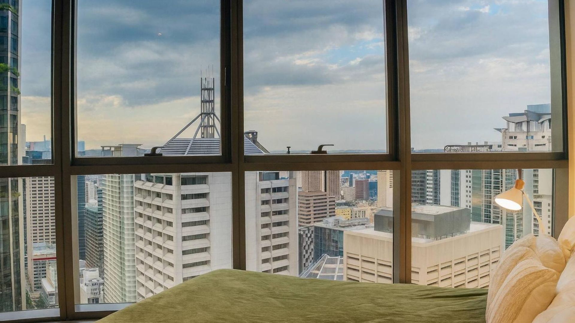 2bedroom Gleaming Riverfront - View Free Carpark Apartment