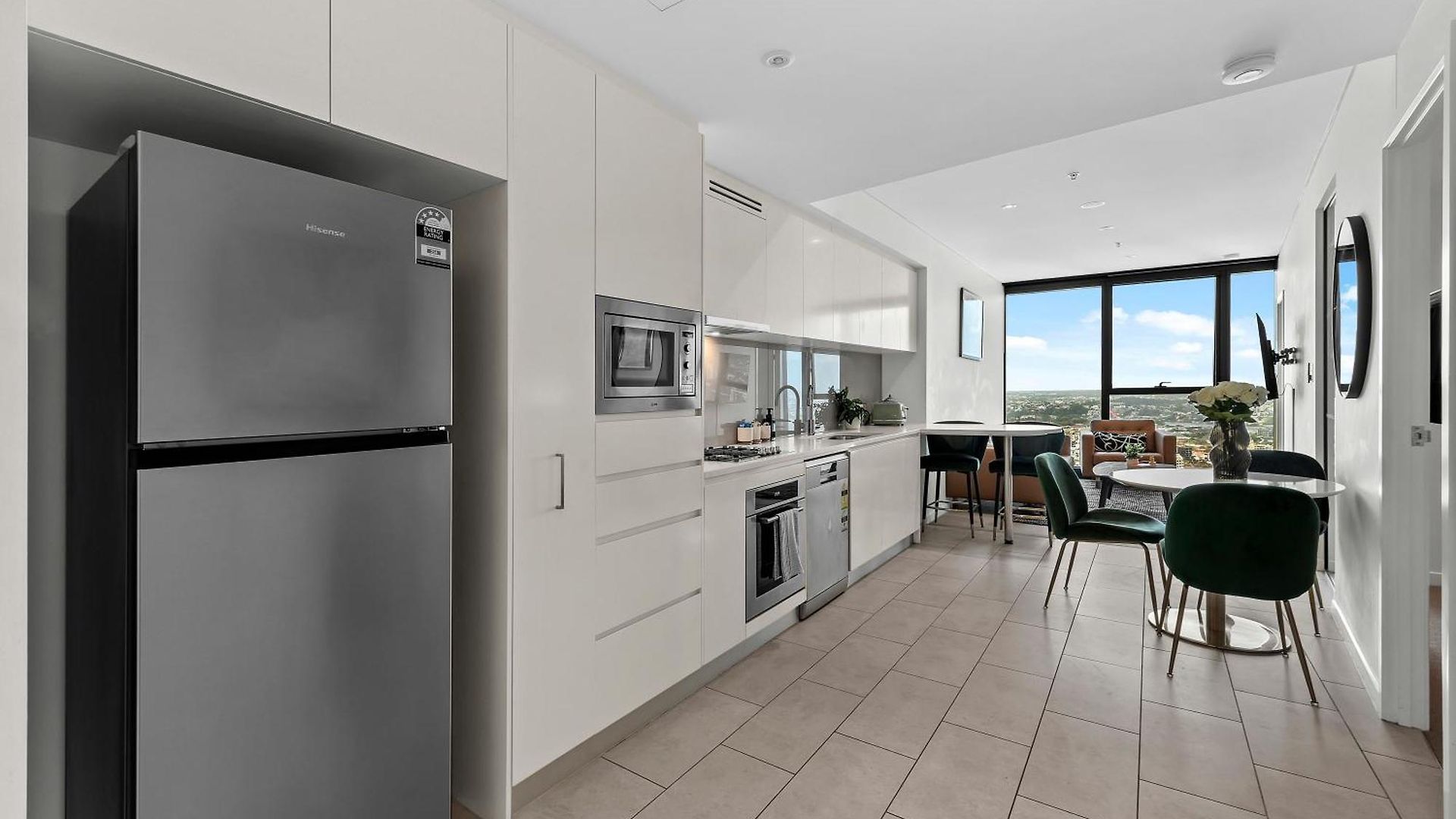 Sky - Cbd 2br With Stunning Views, Pool And Gym Apartment