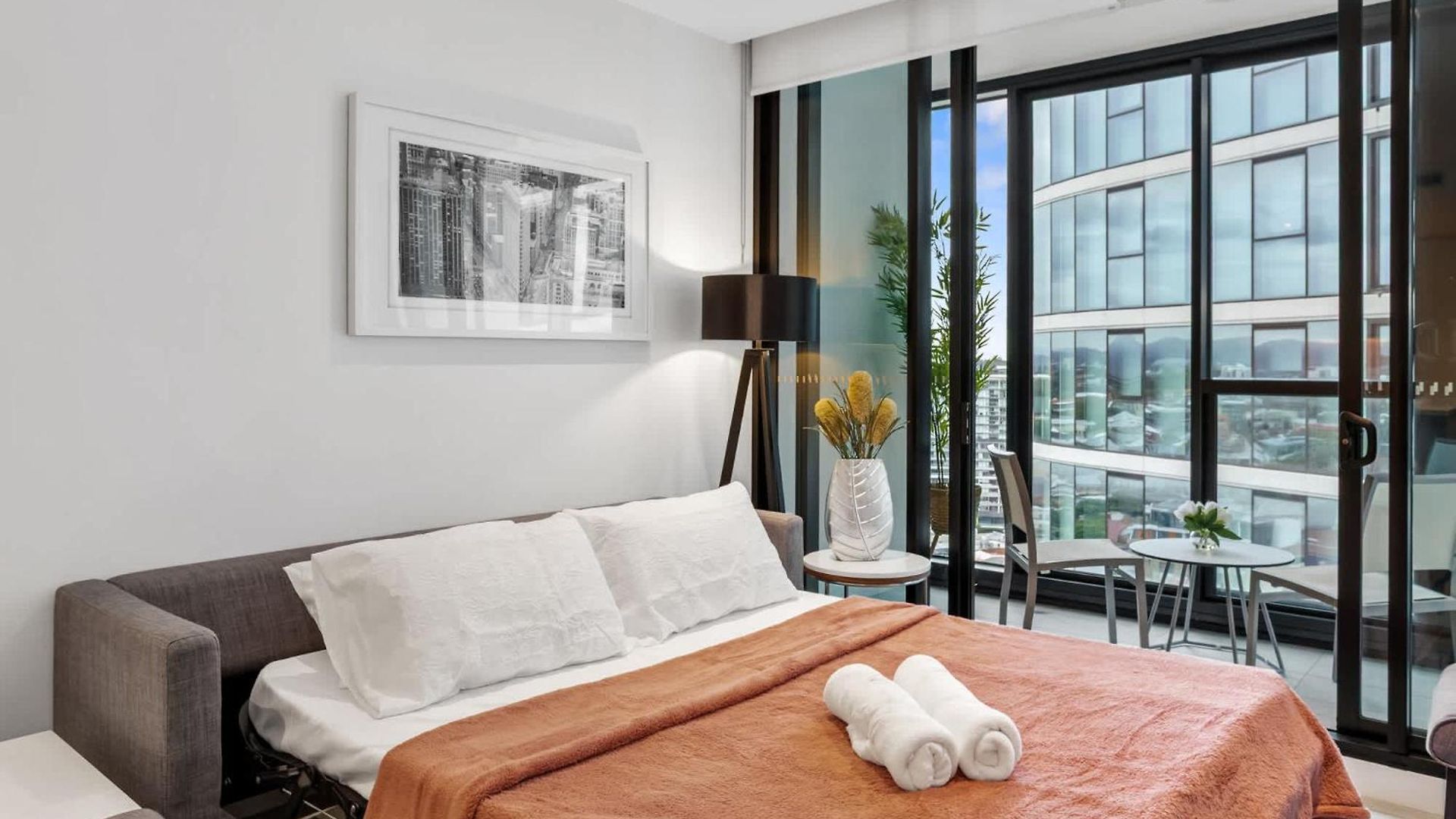 Stylish Valley In Hub Apartment Brisbane