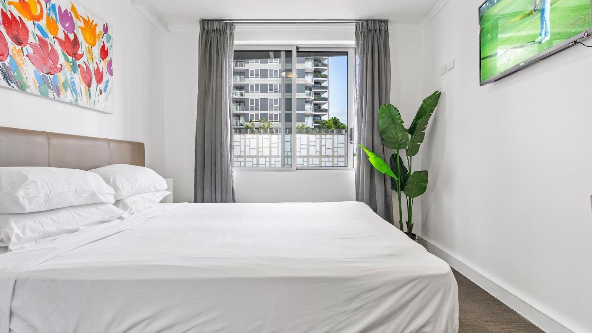 Stylish 1-bed In Vibrant South Apartment