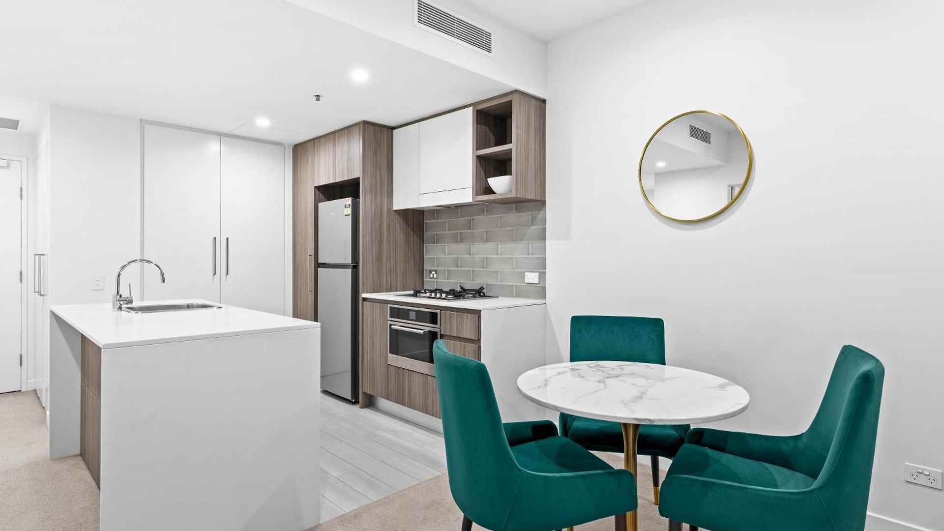 The Arthouse Nest Serene 1br Living *
