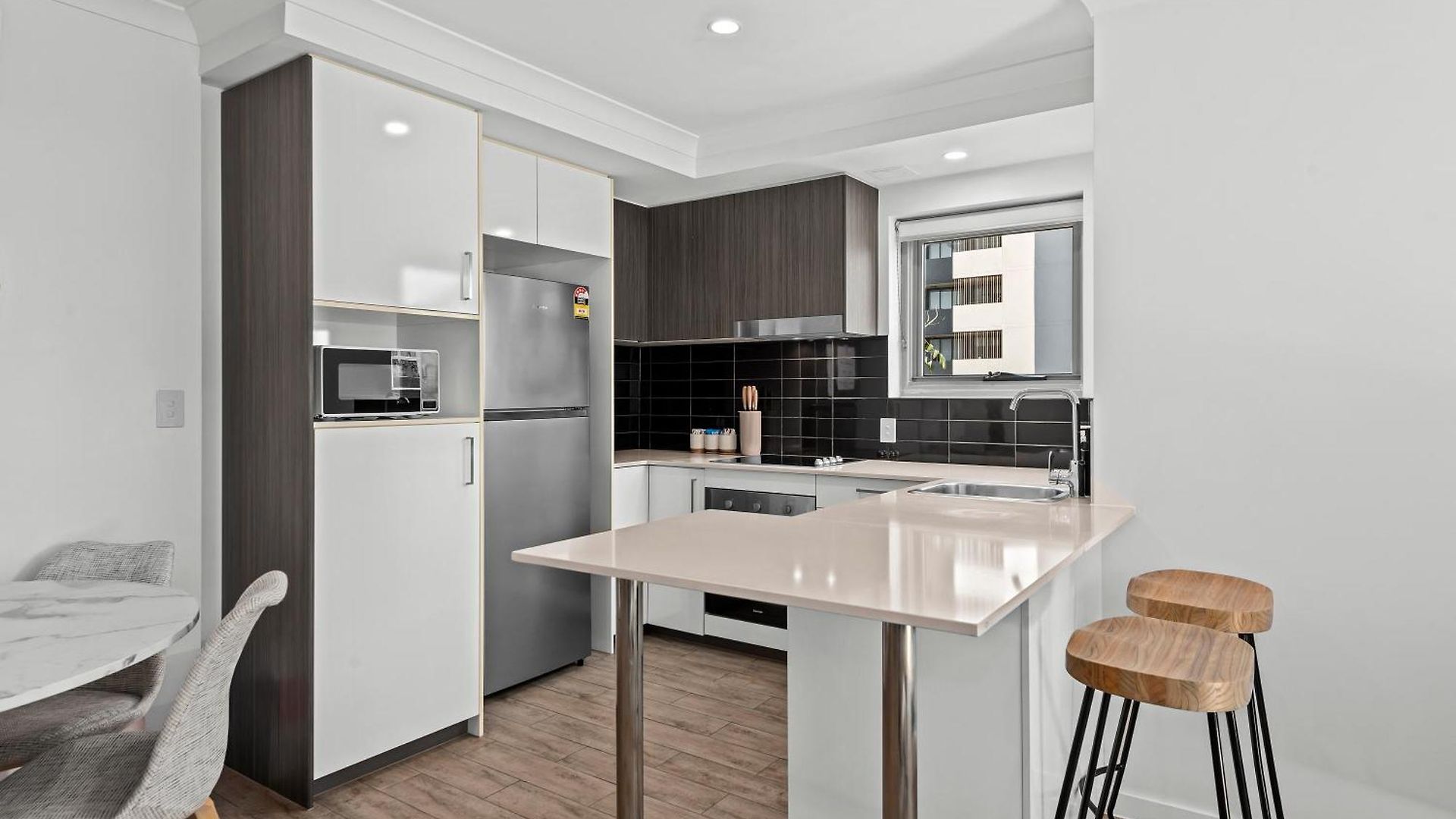 Bright And Stylish 2br With Spacious Balcony And Wifi *
