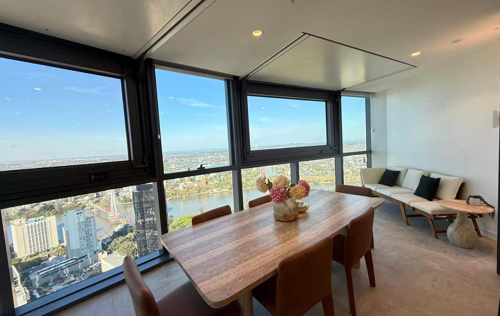 Brisbane Cbd 50F 270 Degree Skyview 3 Bedroom Apartment Incl 1 Carspace Apartment