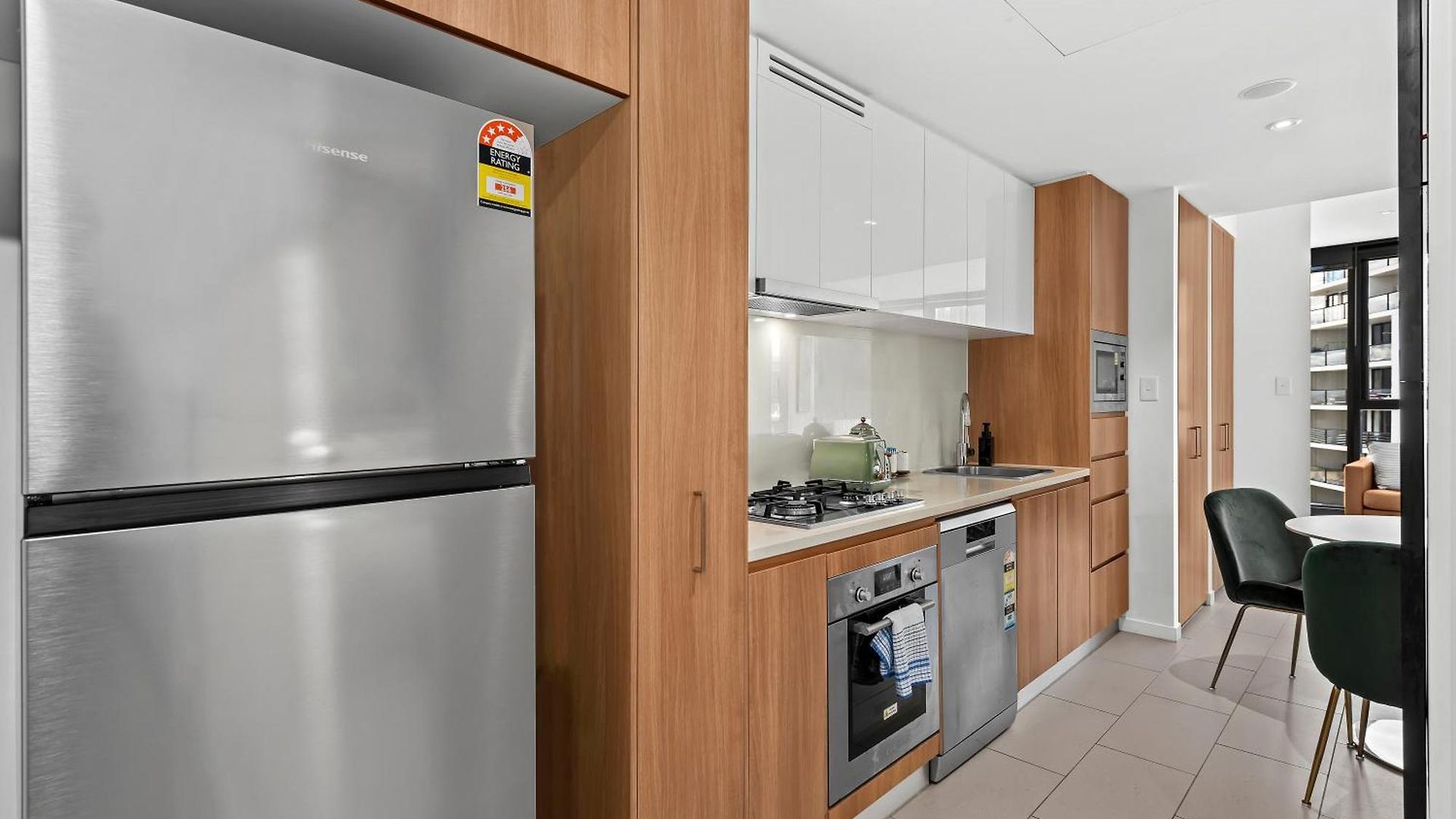 Stunning 2br - Tallest Building In Cbd Pool, Gym Apartment *
