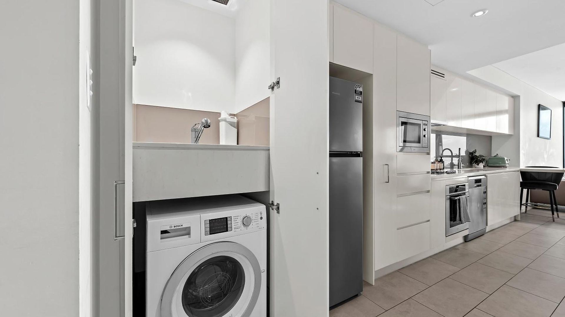 Sky - Cbd 2br With Stunning Views, Pool And Gym Apartment Brisbane