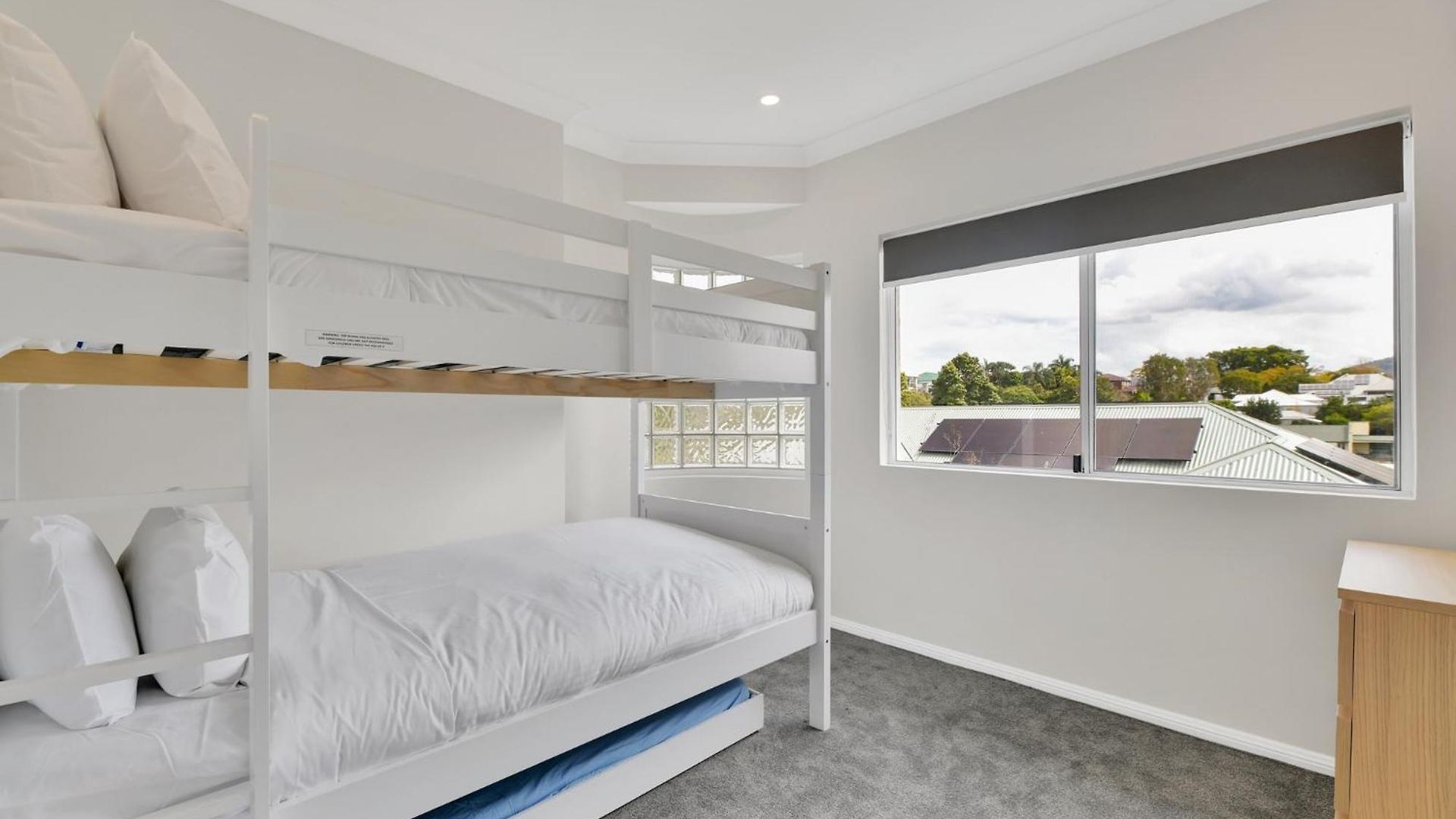 Tranquil 3-bed Unit With Lush Garden Views